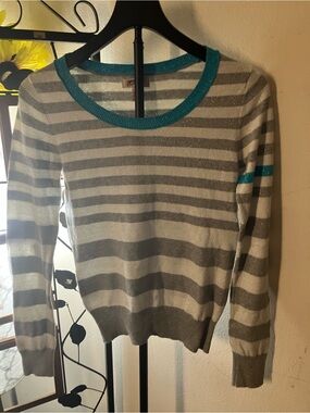 Arizona Jean Company Gray & White Striped Sweater with Teal Trim